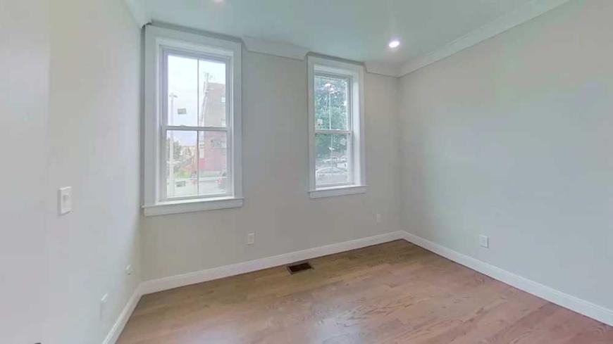 103 George St - Photo 3 of 6