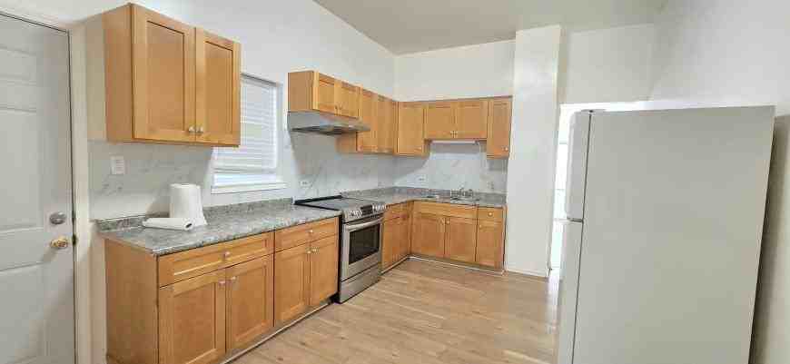 3021 S Broad St - Photo 5 of 10