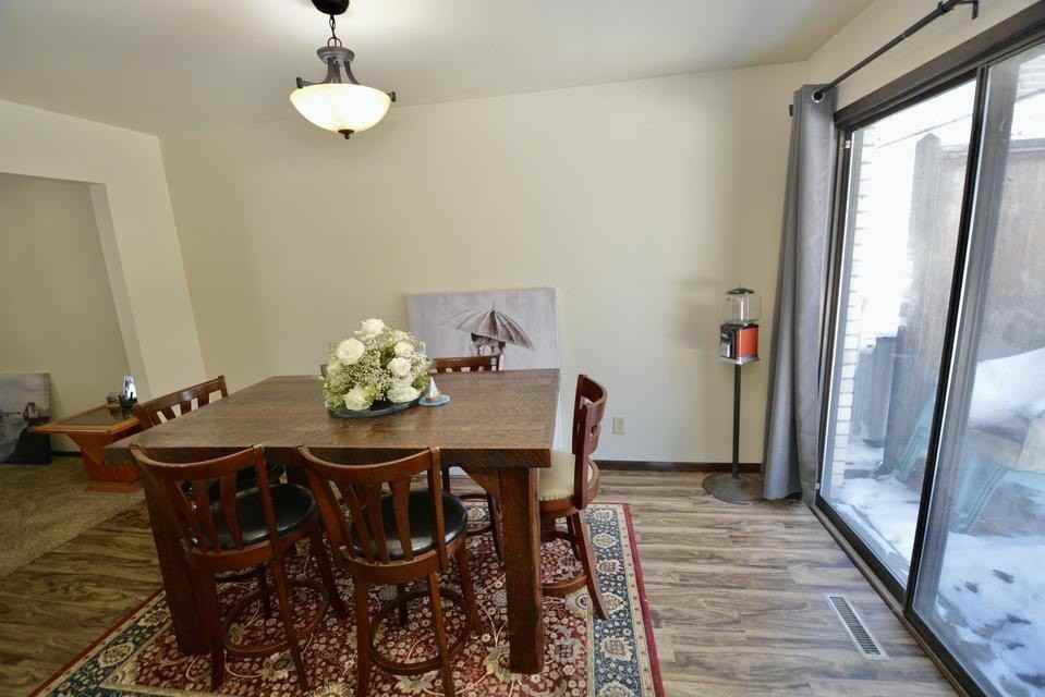 718 Saint Johns Dr - Photo 6 of 9