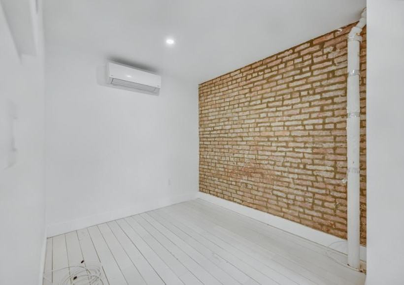 317 E 5th St - Photo 5 of 7