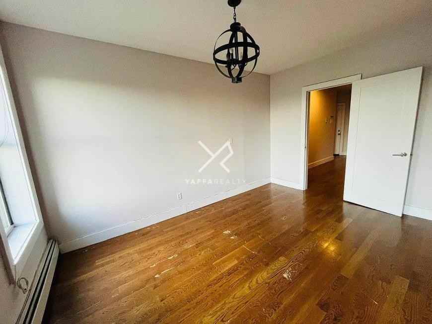 2162 Fulton St - Photo 3 of 6