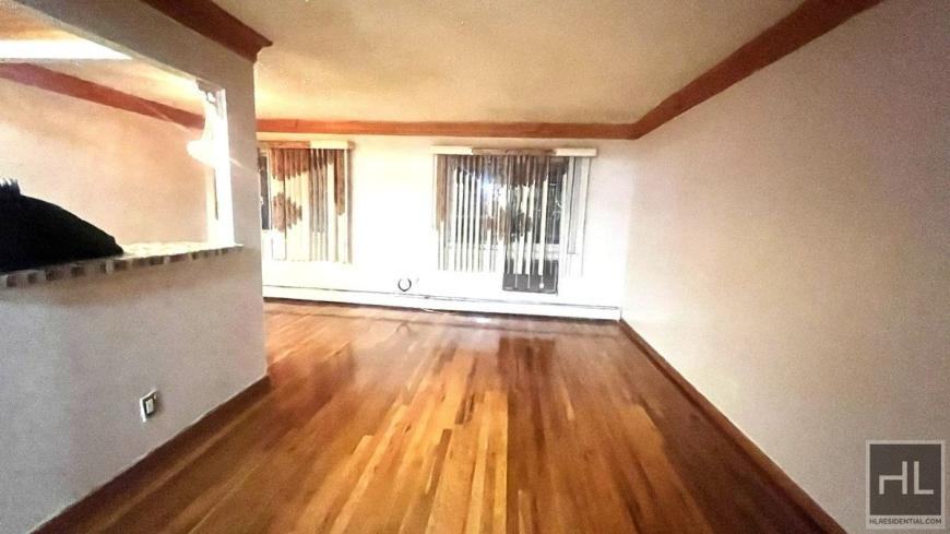 466 Berriman St - Photo 4 of 10