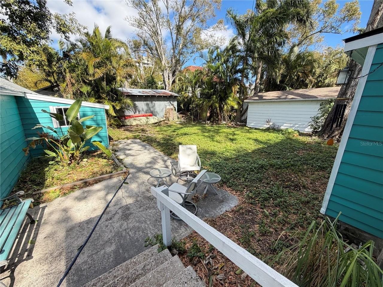 1614 Ballard Park Dr - Photo 2 of 12