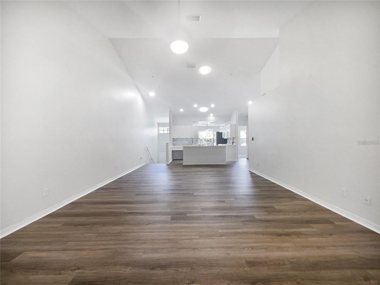 6629 Pineview Ter #5-20 - Photo 3 of 22