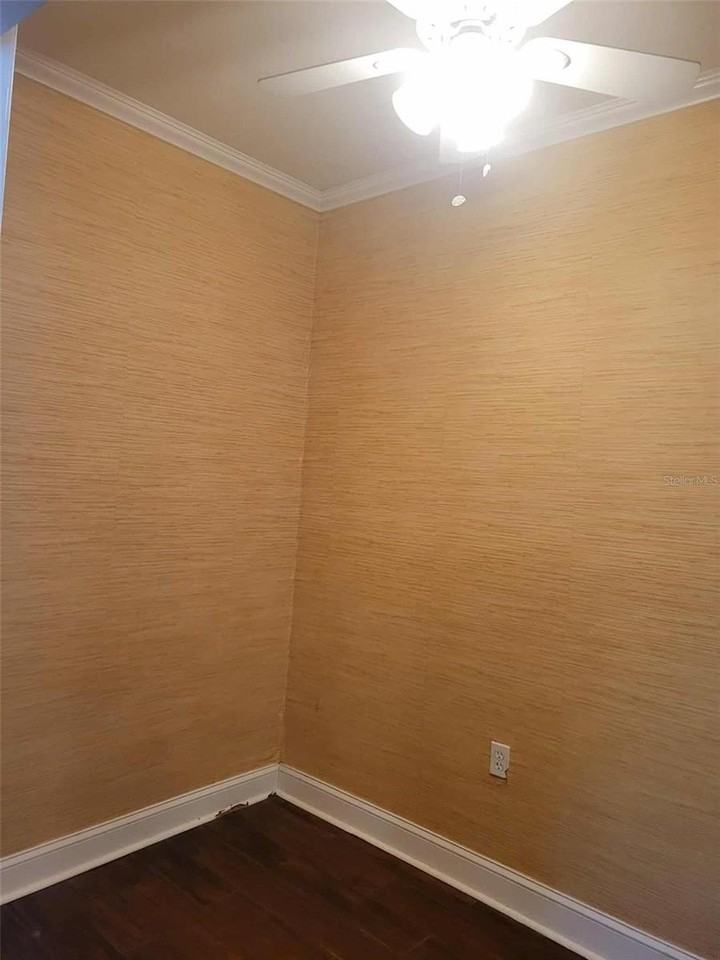 1759 Fruitville Rd - Photo 4 of 7