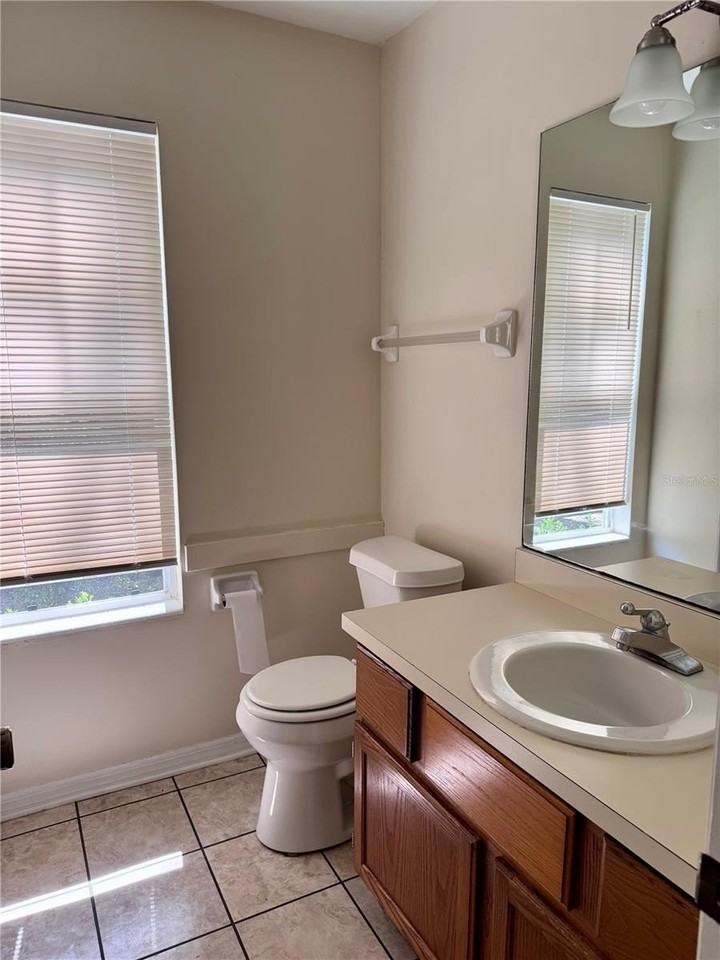 329 Nw 48th Blvd - Photo 7 of 7