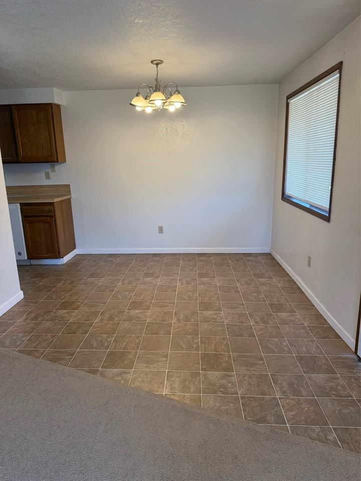 1036 Ne Barager Ave #1 - Photo 3 of 12