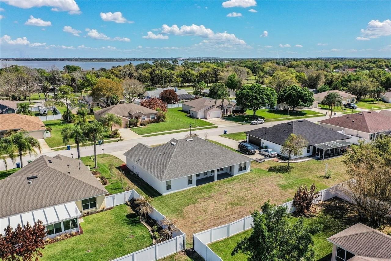 233 Towhee Rd - Photo 3 of 50