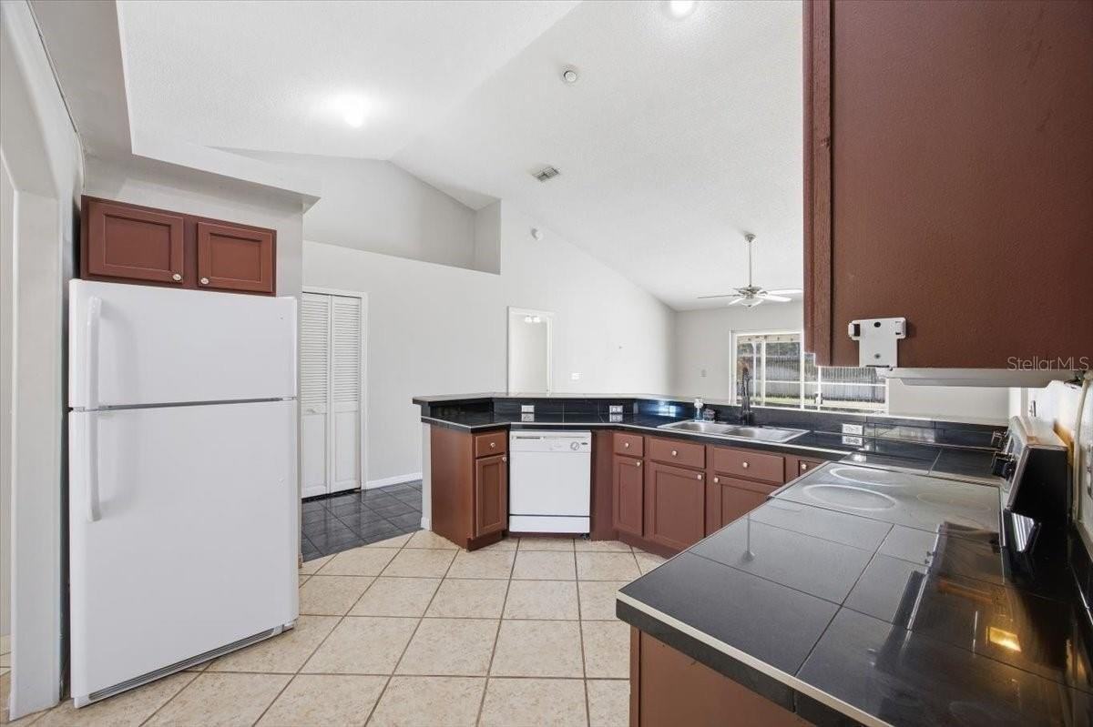 364 Nevada Loop Rd - Photo 7 of 26