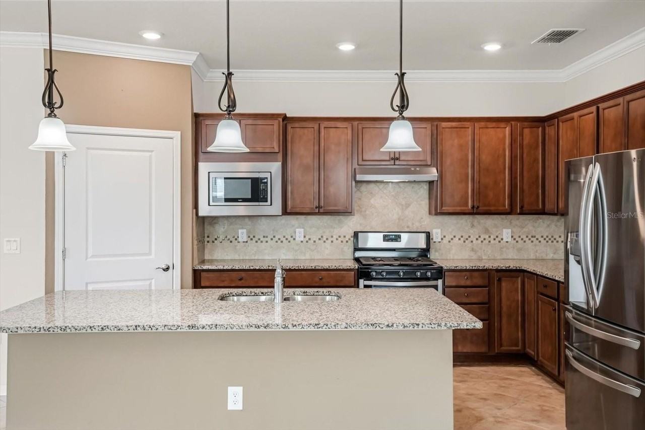 2732 Ruby Rose Ln - Photo 6 of 25