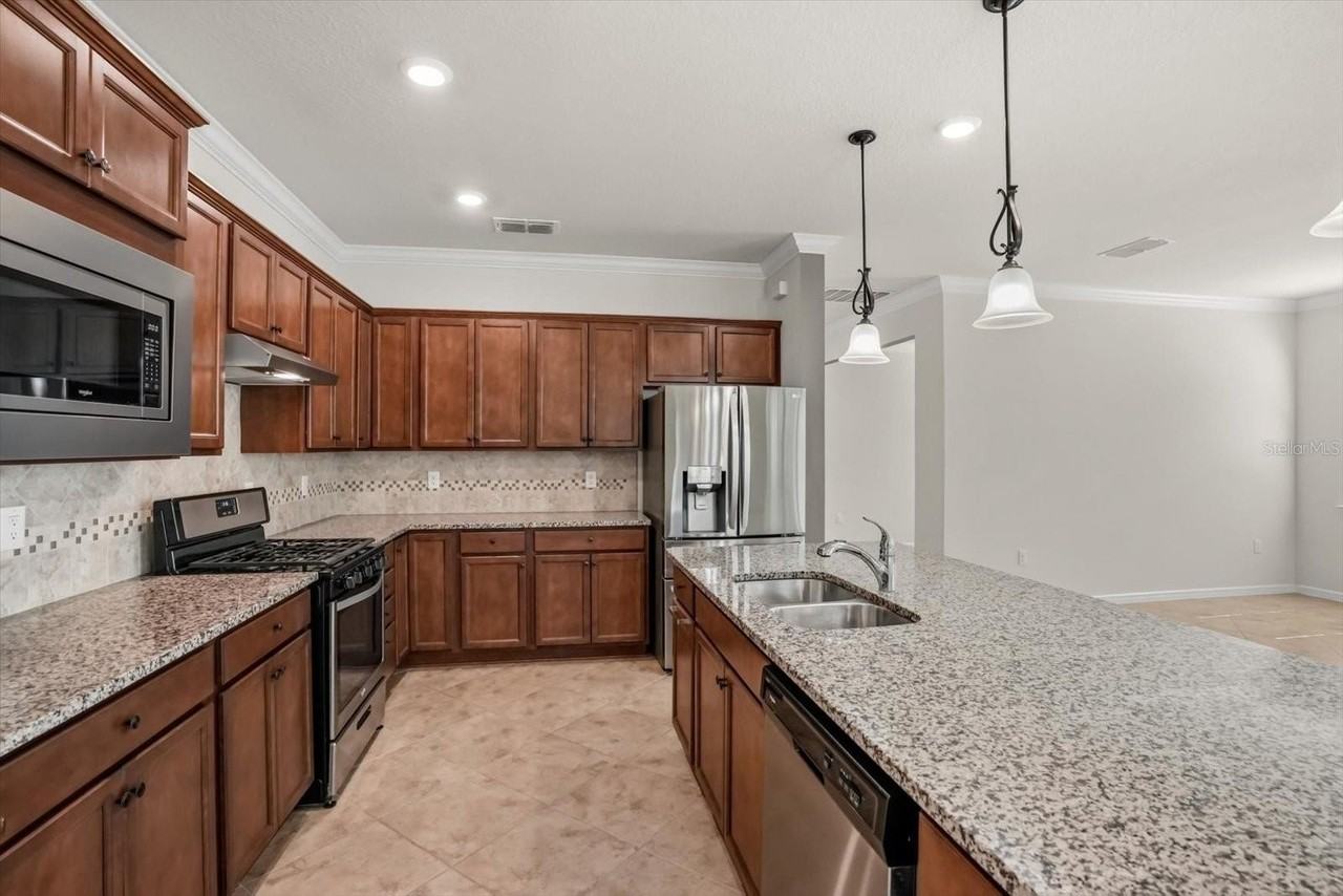 2732 Ruby Rose Ln - Photo 7 of 25