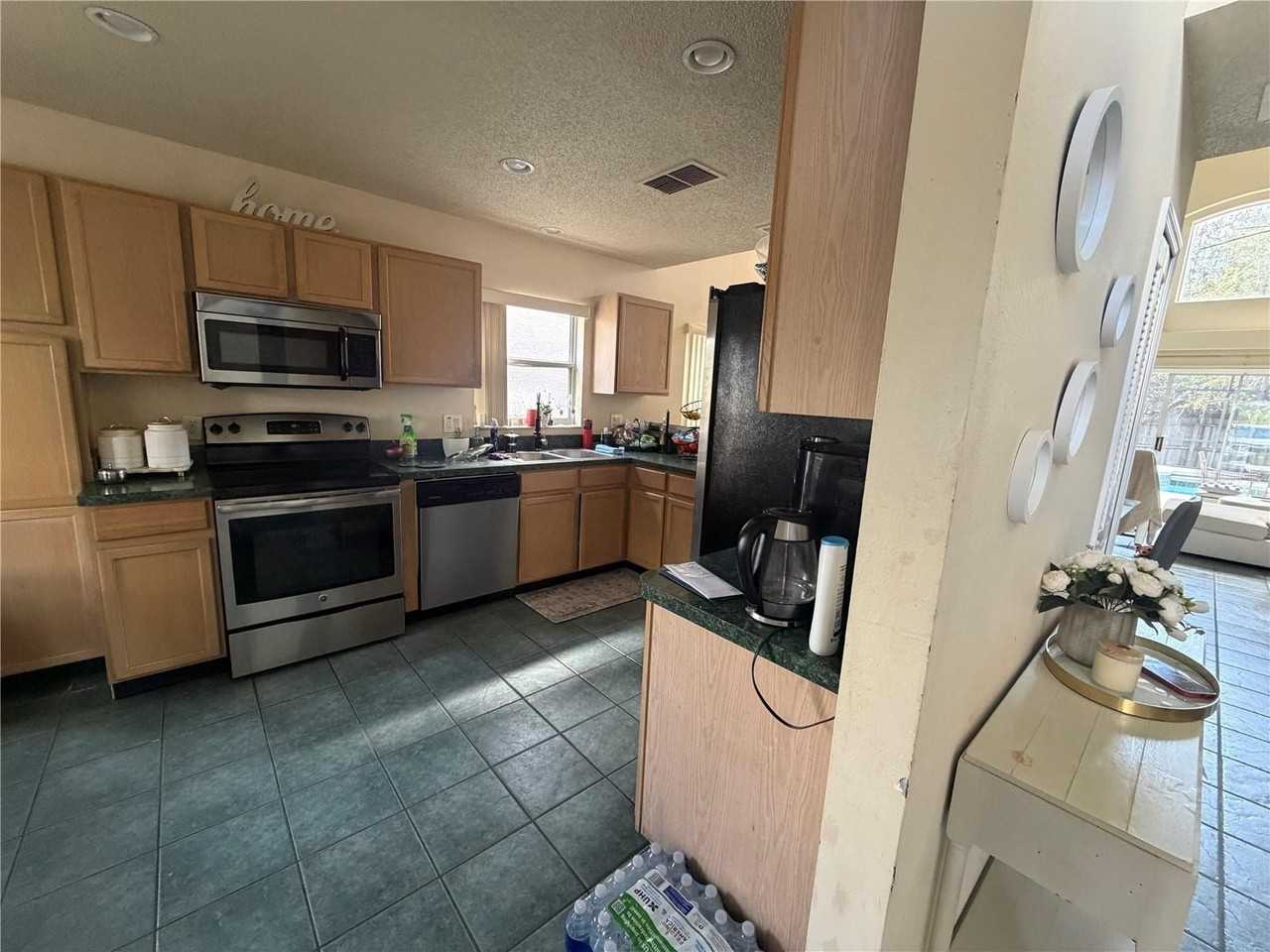 13112 Meadowfield Dr - Photo 7 of 46