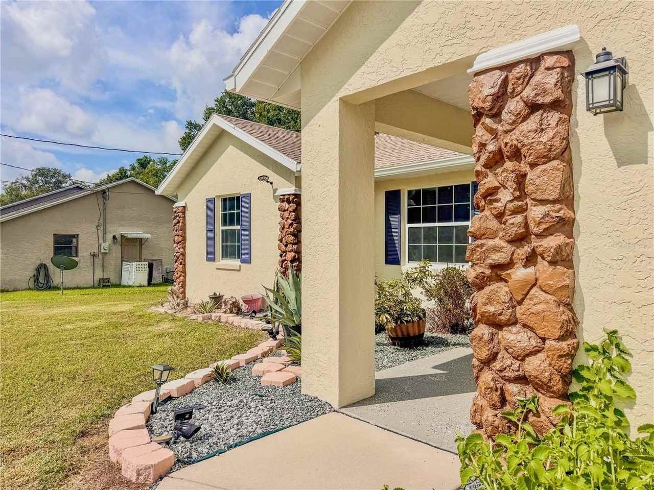 4380 Ne 19th Ave - Photo 4 of 50