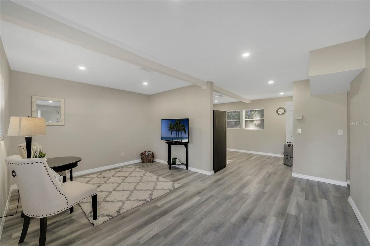 1719 W 3rd St #B - Photo 3 of 14