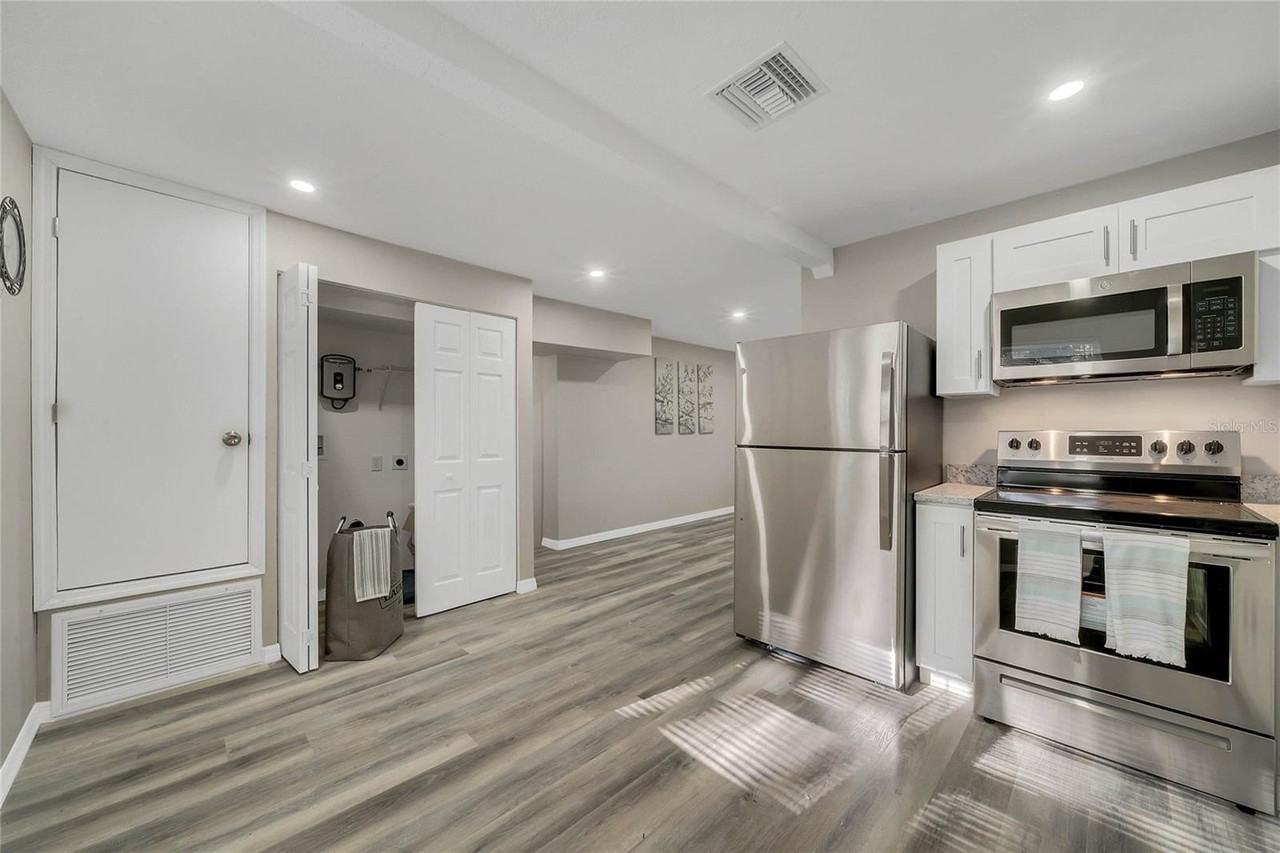 1719 W 3rd St #B - Photo 6 of 14