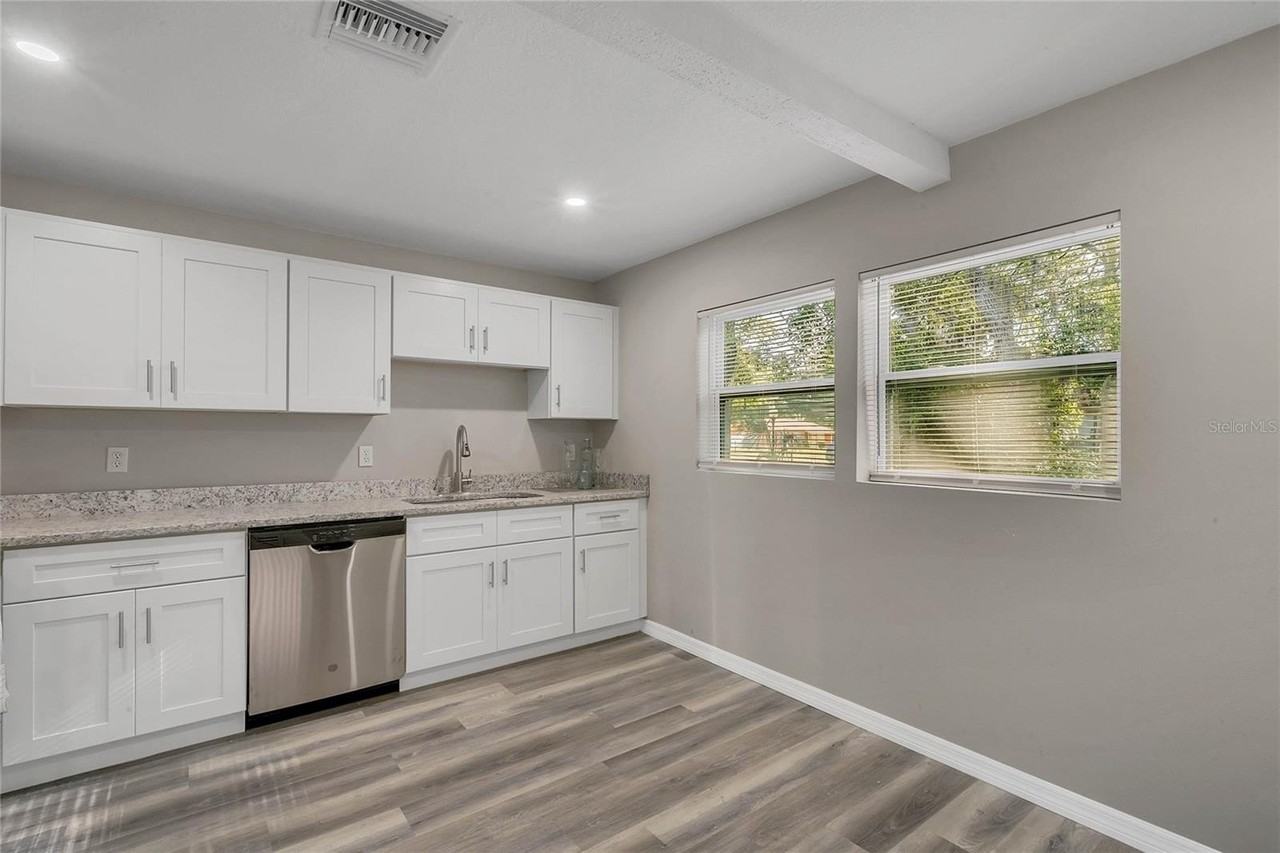 1719 W 3rd St #B - Photo 7 of 14