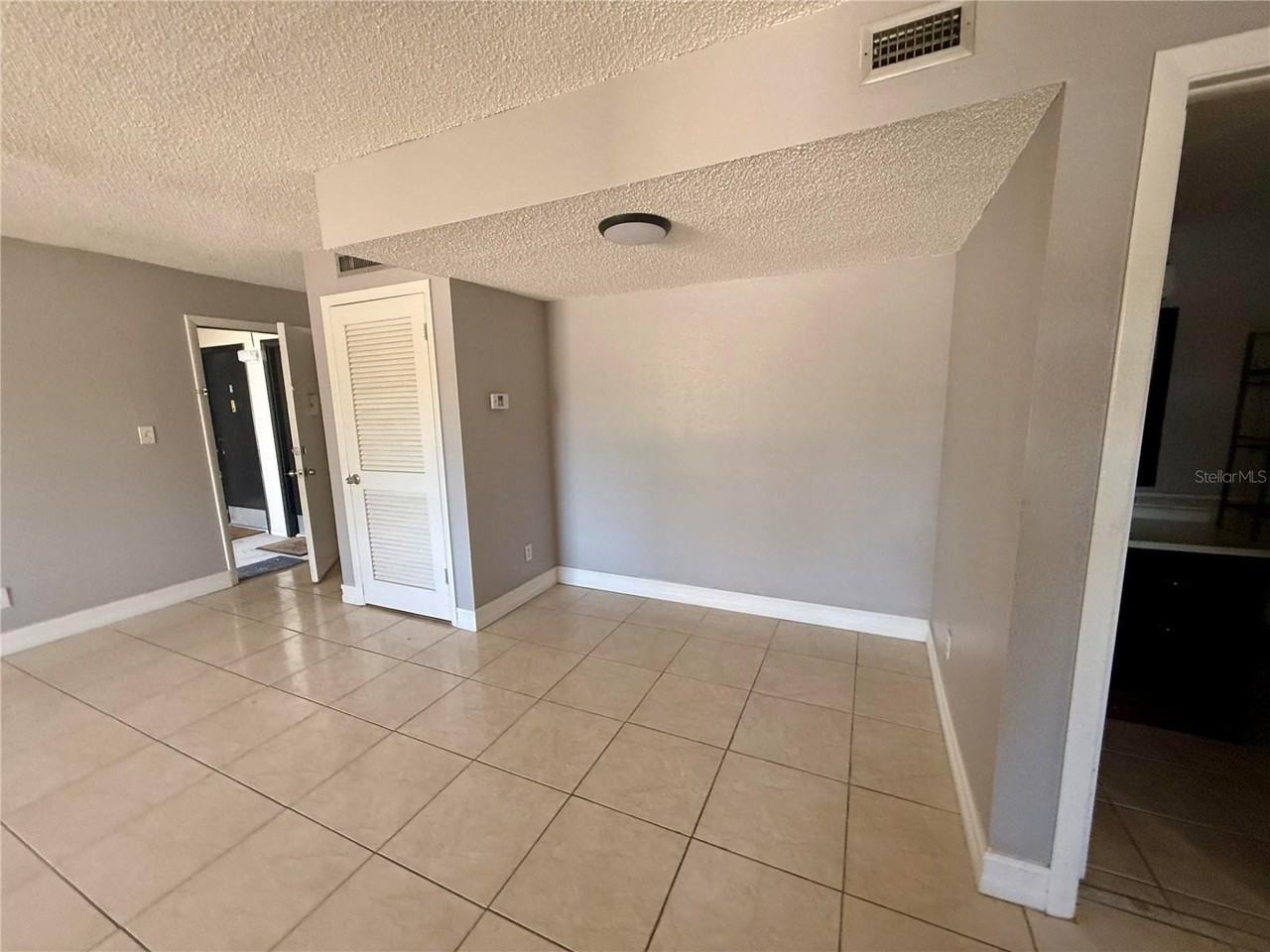 127 Springwood Cir #F - Photo 6 of 10