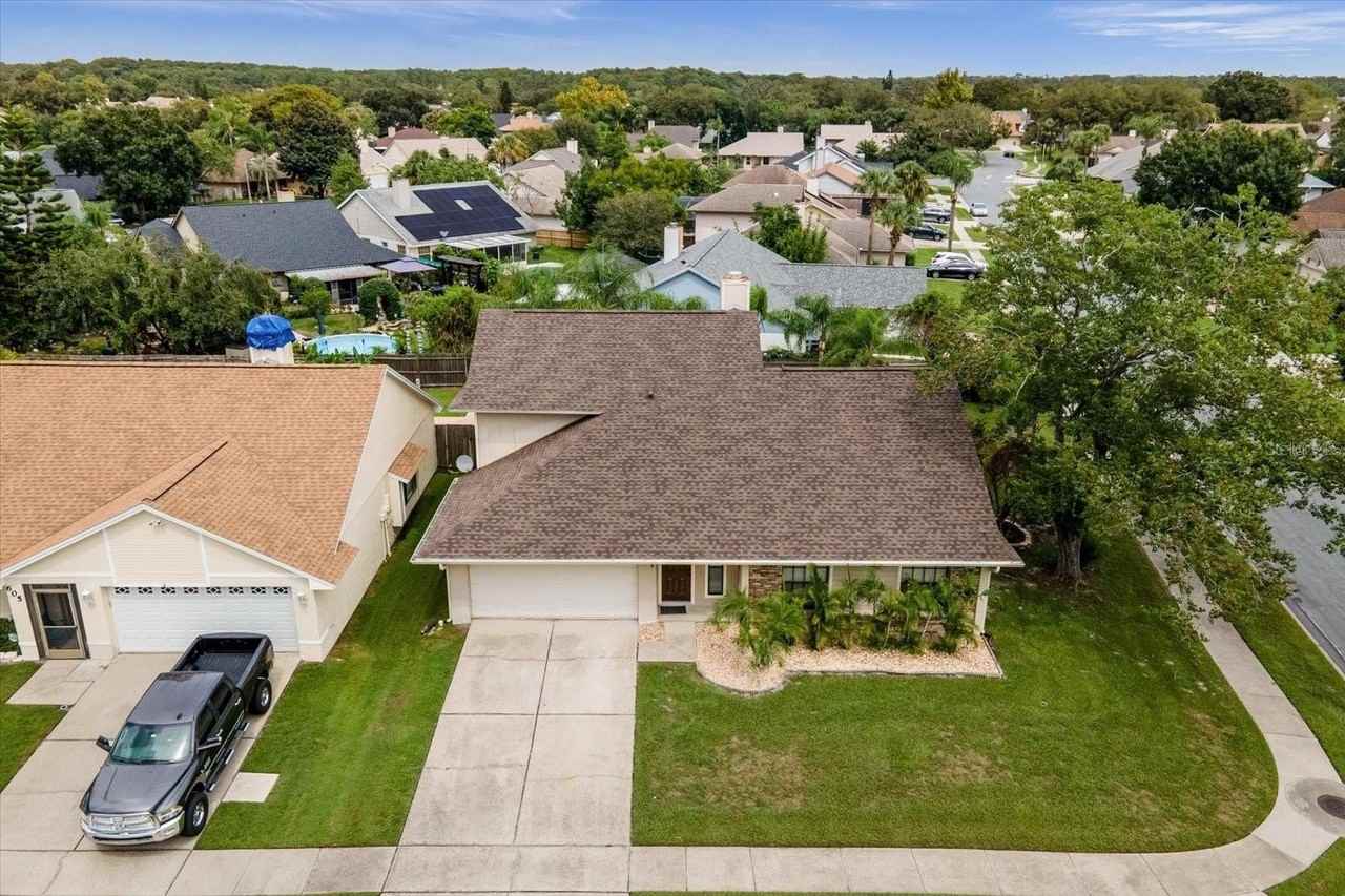 601 Tomlinson Ter - Photo 2 of 29