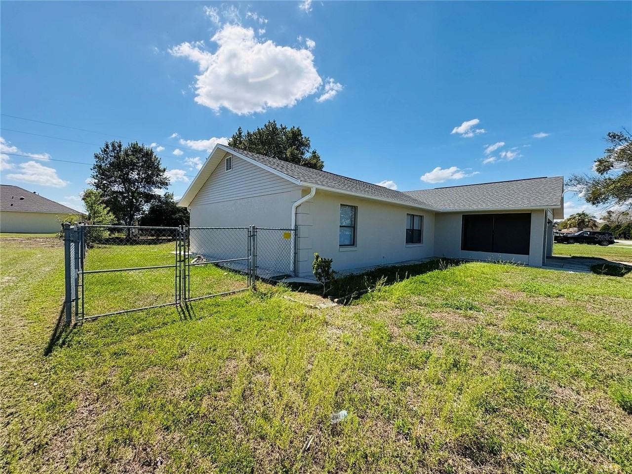 2870 Sw 143rd Place Rd - Photo 3 of 21