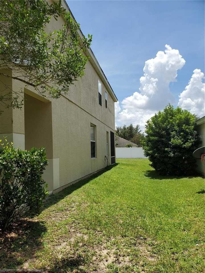 5584 Sw 39th St - Photo 2 of 50