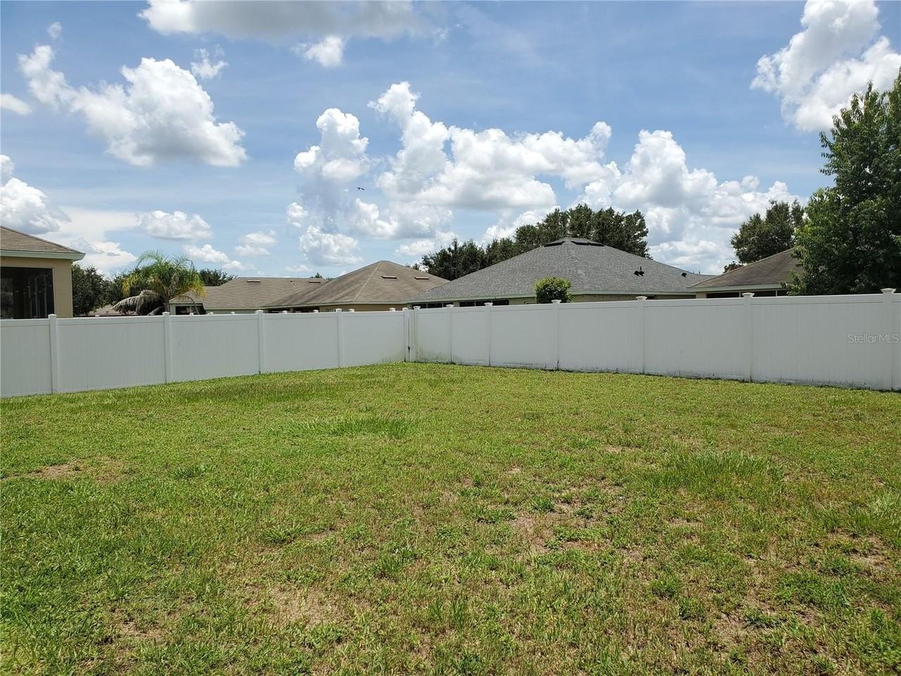 5584 Sw 39th St - Photo 3 of 50