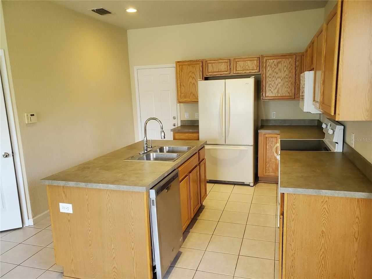 5584 Sw 39th St - Photo 7 of 50