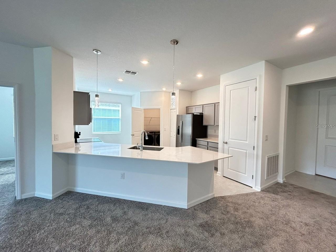 305 Loch Ct - Photo 7 of 18