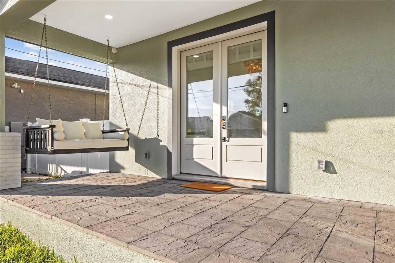 2727 W Chestnut St - Photo 3 of 50