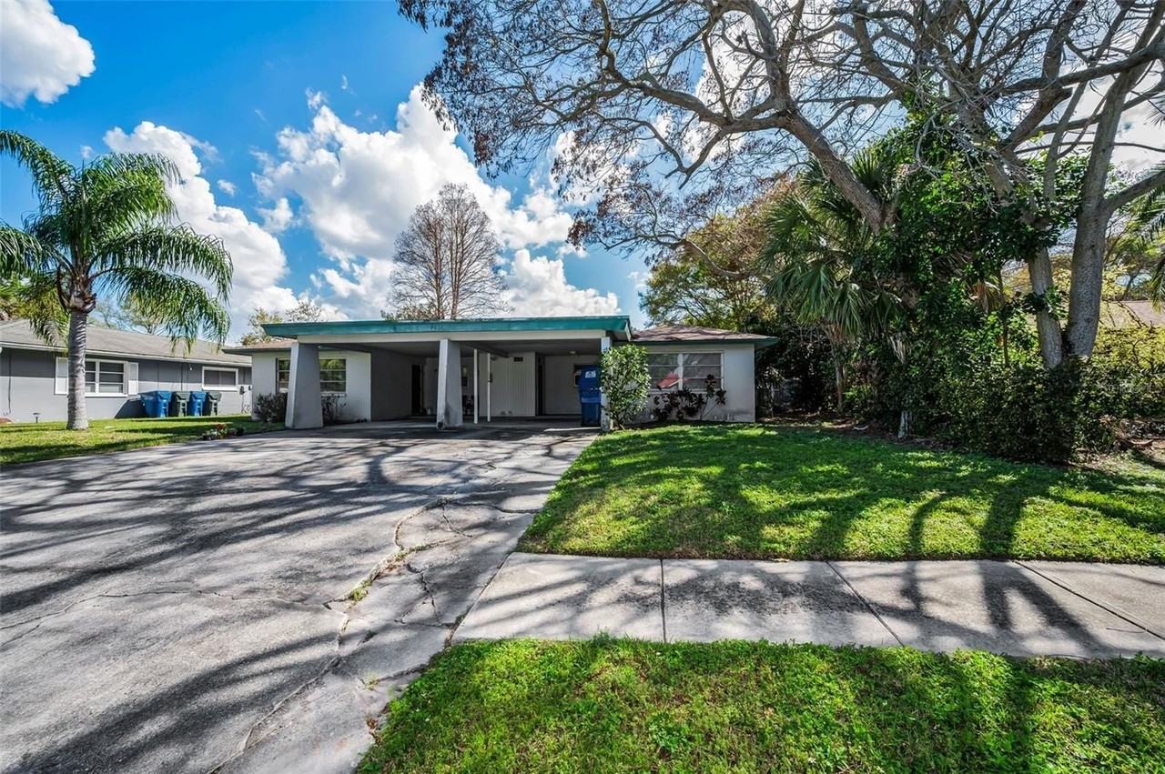 2664 Sunny Breeze Ave - Photo 2 of 33