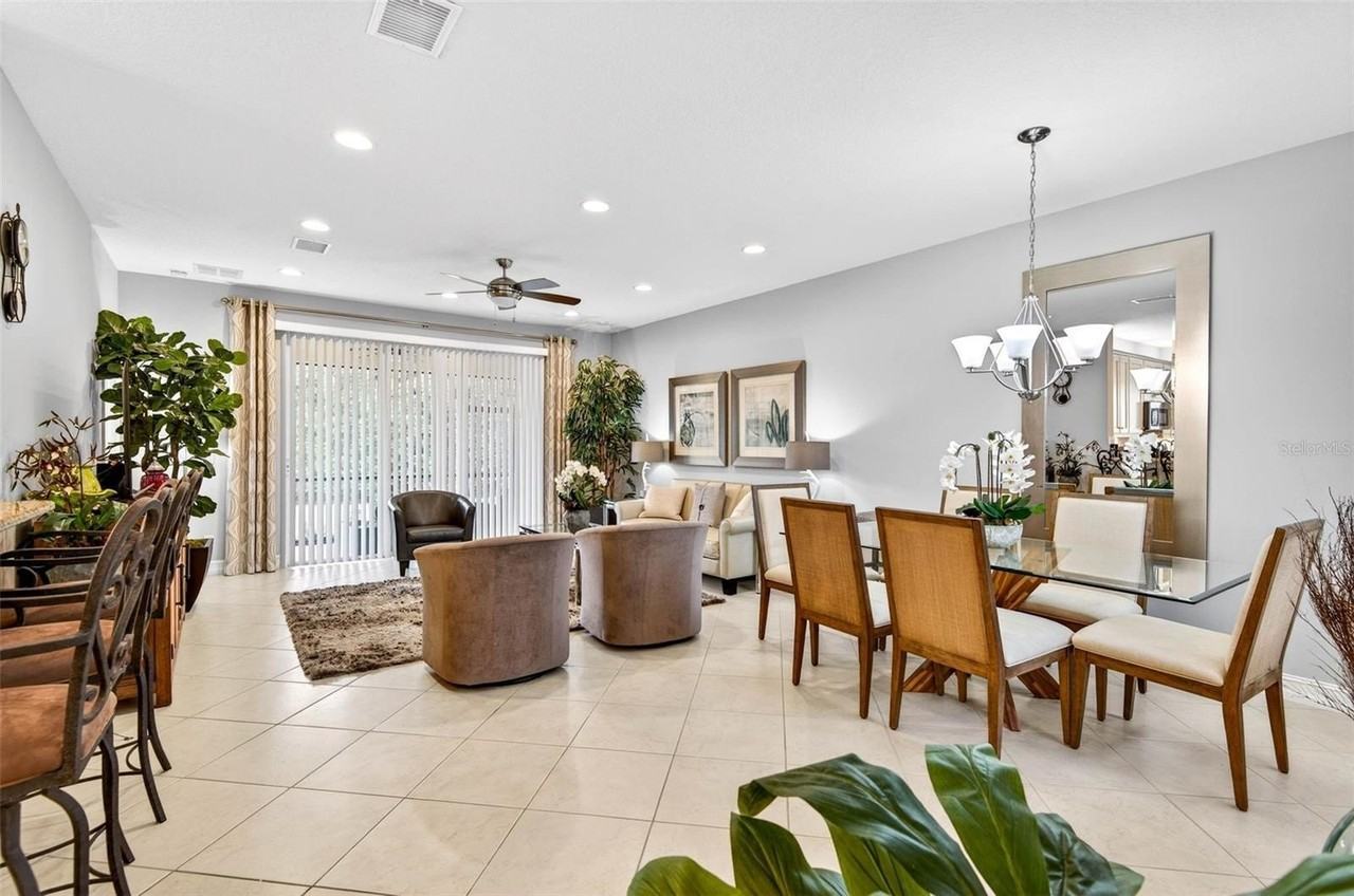 15812 Aurora Lake Cir - Photo 3 of 44