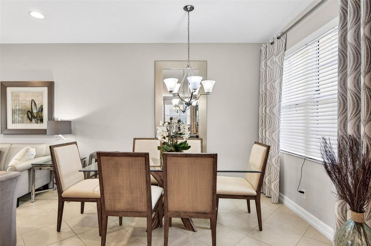 15812 Aurora Lake Cir - Photo 4 of 44