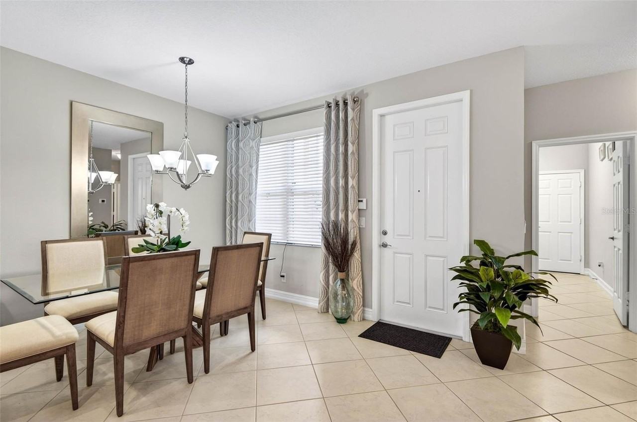 15812 Aurora Lake Cir - Photo 5 of 44