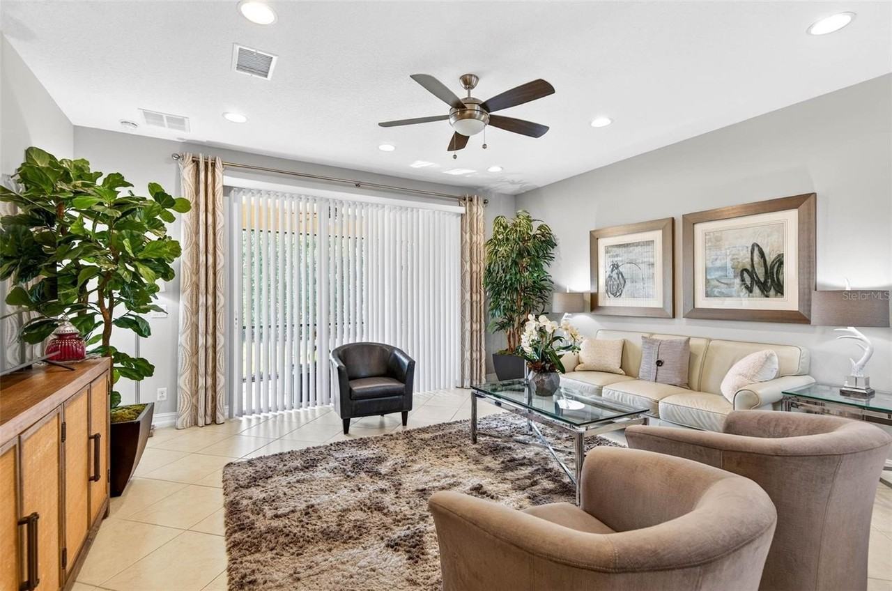 15812 Aurora Lake Cir - Photo 7 of 44