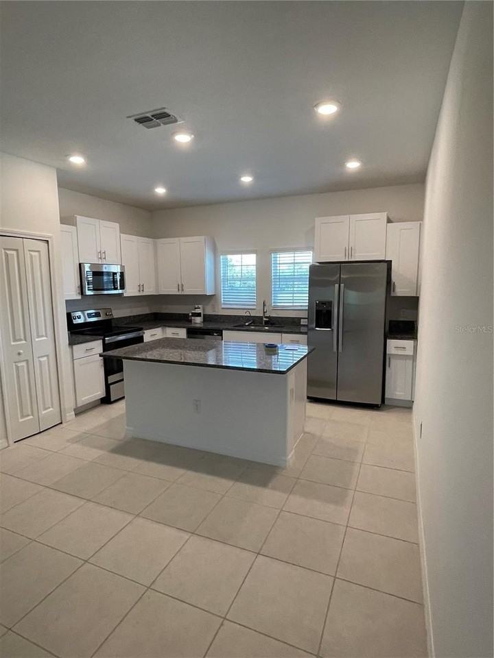 840 Tennyson Mill Cir - Photo 4 of 17