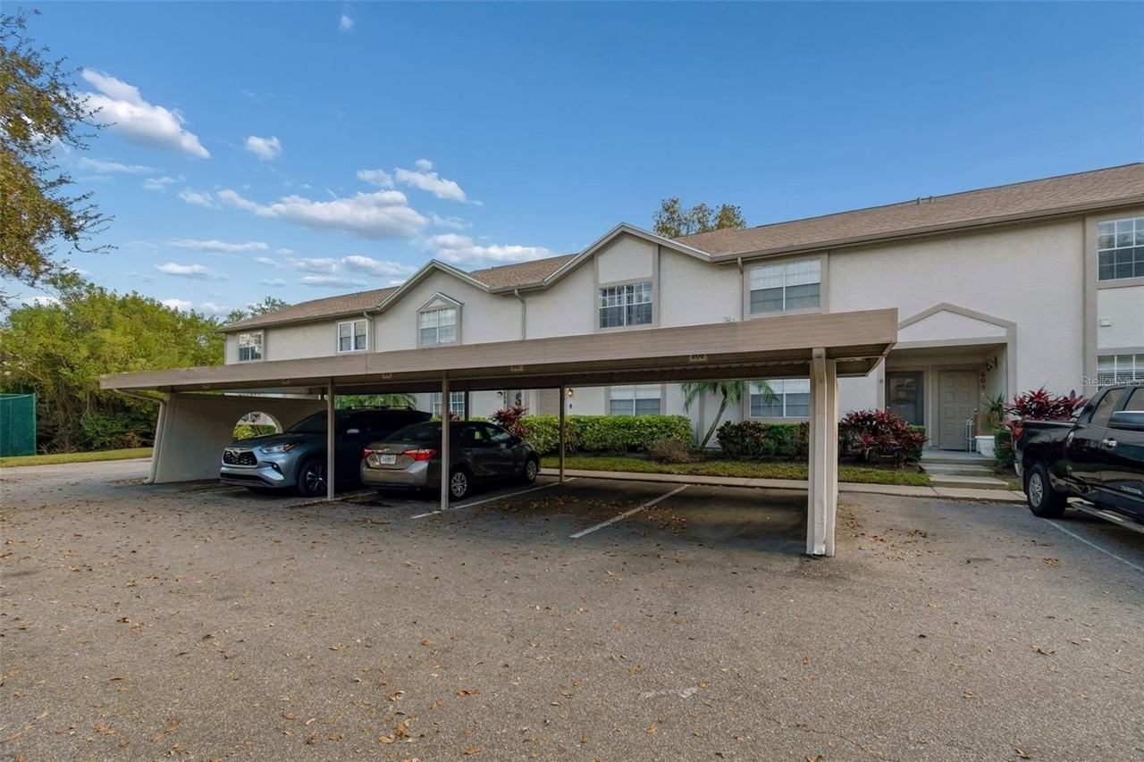 607 Bough Ave - Photo 2 of 40