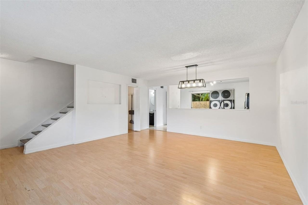 607 Bough Ave - Photo 5 of 40