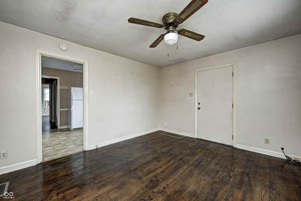 5376 W 10th St - Photo 3 of 11