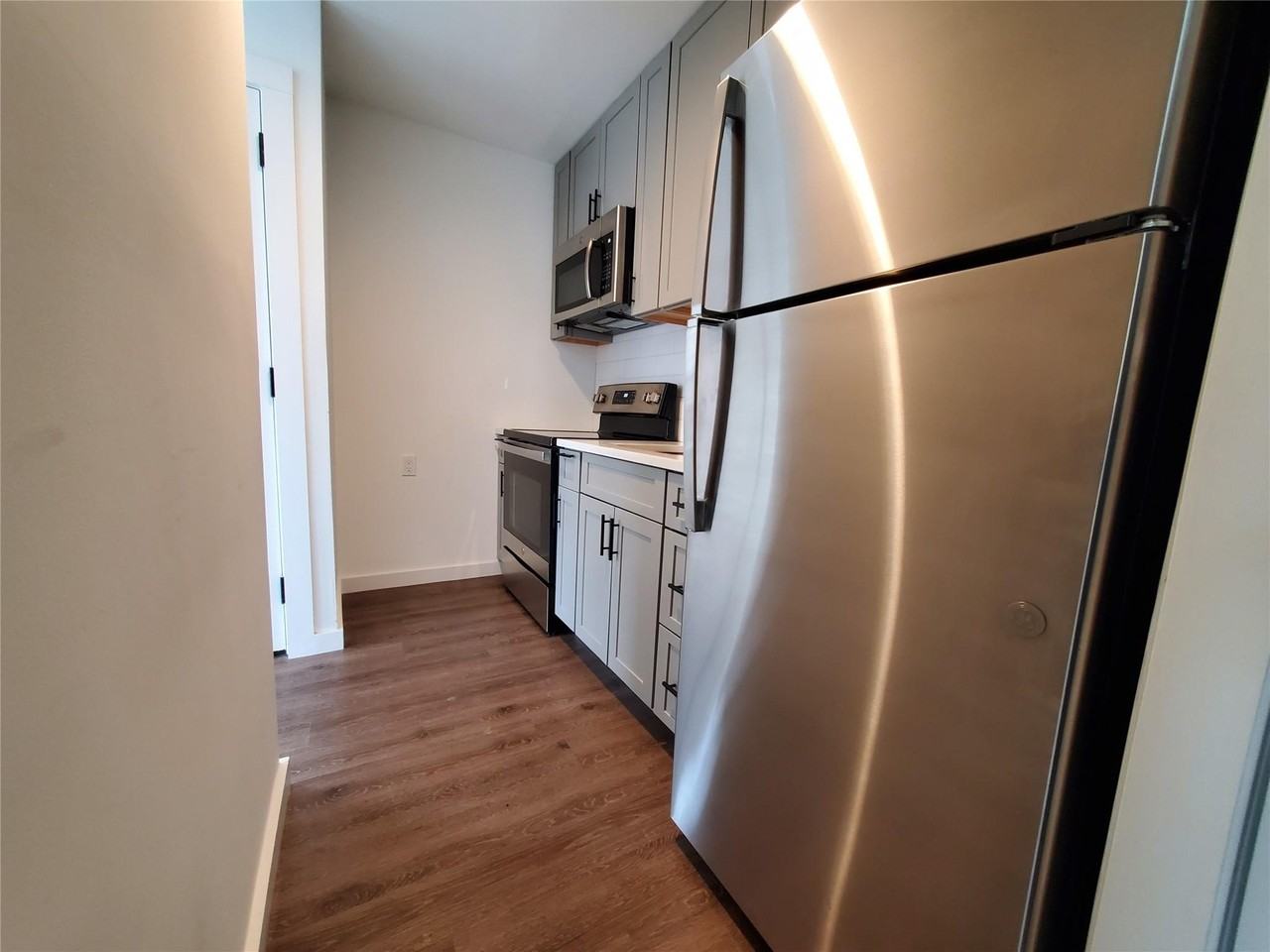 100 Mariners Way Apt 203 #203 - Photo 7 of 10