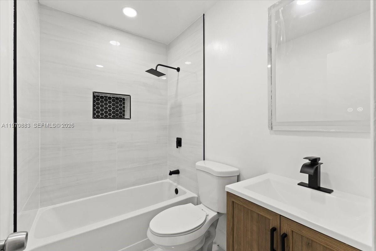 9701 W Daffodil Ln #1 - Photo 7 of 8