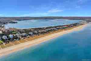 featured image of 171 Harbor Beach Rd