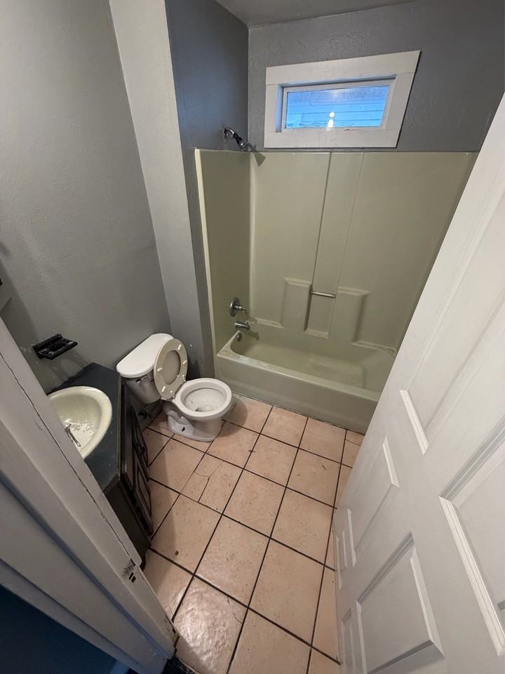 4126 Lafayette St #1 - Photo 5 of 6