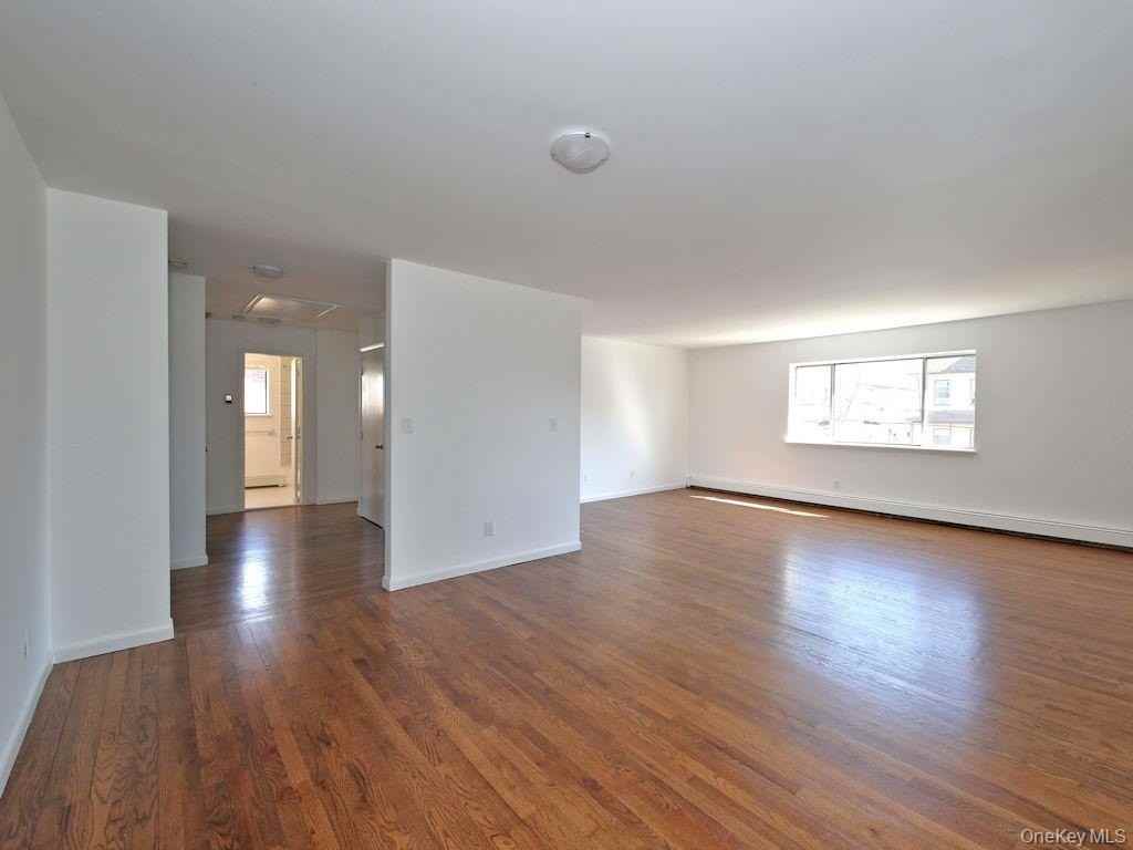 83 Grandview Ave 2nd Fl - Photo 3 of 11