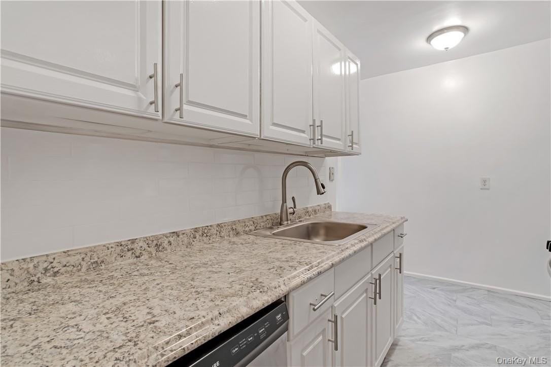 140 E Hartsdale Ave Apt 6h - Photo 6 of 18