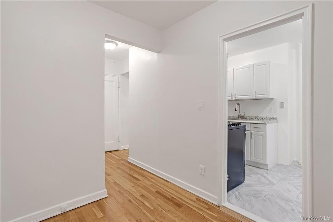 140 E Hartsdale Ave Apt 6h - Photo 7 of 18