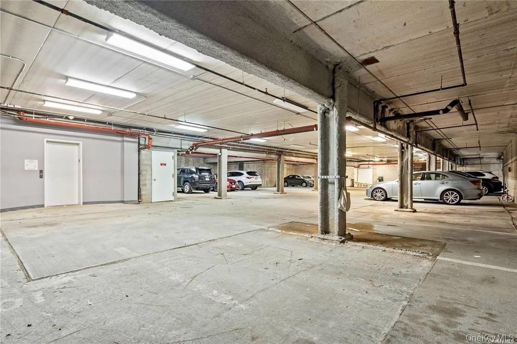 11202 Northern Blvd Apt 5b - Photo 7 of 9