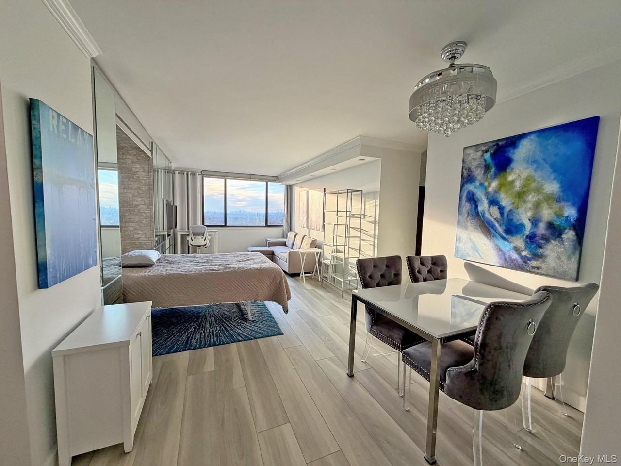 26910 Grand Central Pkwy Apt 18c - Photo 3 of 6