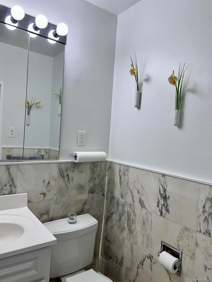 26910 Grand Central Pkwy Apt 18c - Photo 5 of 6