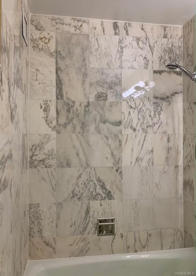 26910 Grand Central Pkwy Apt 18c - Photo 6 of 6