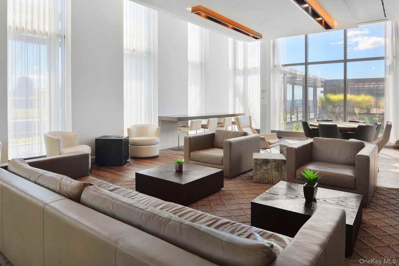 4028 College Point Blvd Apt 810