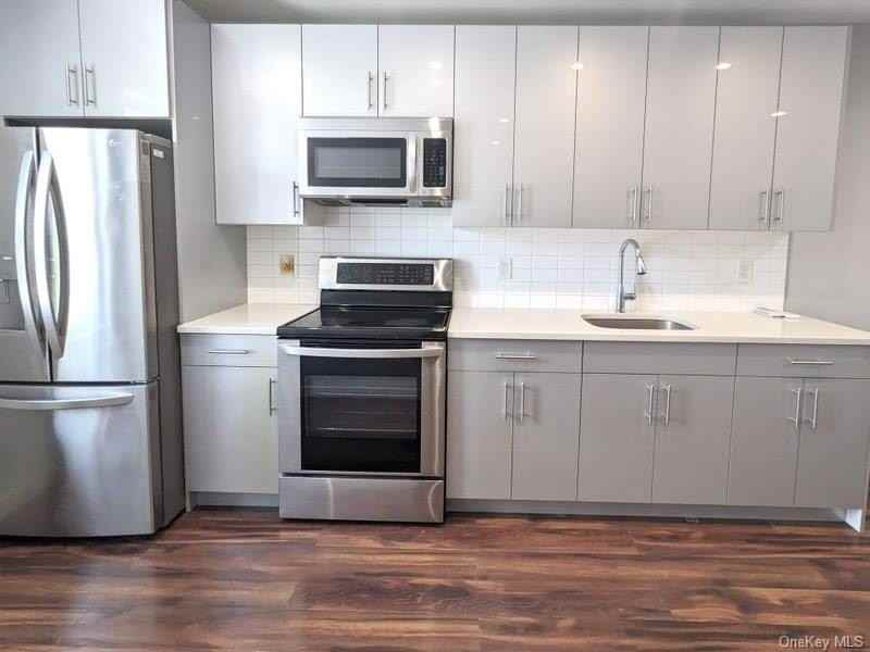 5809 61st St Unit 2 - Photo 3 of 8